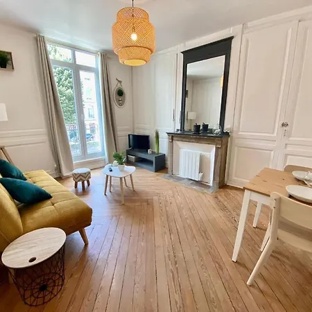 App T1 Chaleureux Au Coeur De شقة روان